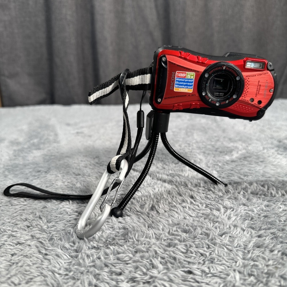 Ricoh WG-20 14MP Waterproof Shockproof Dustproof Digital Camera RED